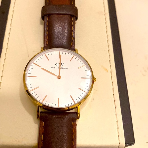 Daniel Wellington Accessories - Daniel Wellington watch